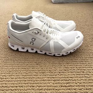 On Womens Swiss Engineering Cloud 5 White Running Shoes Sneakers Size 8.5